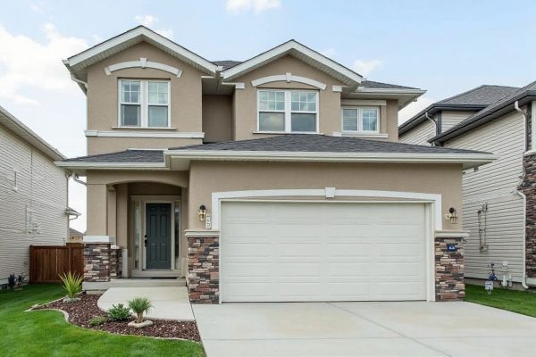 Residential stucco contractor service in Calder Edmonton with new exterior finish